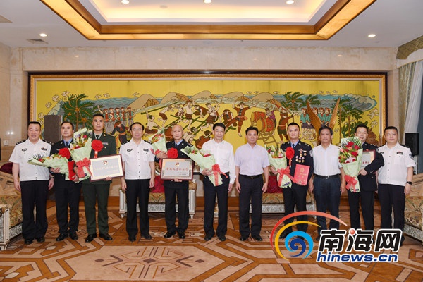 海南省全国公安英模和立功集体代表载誉归来