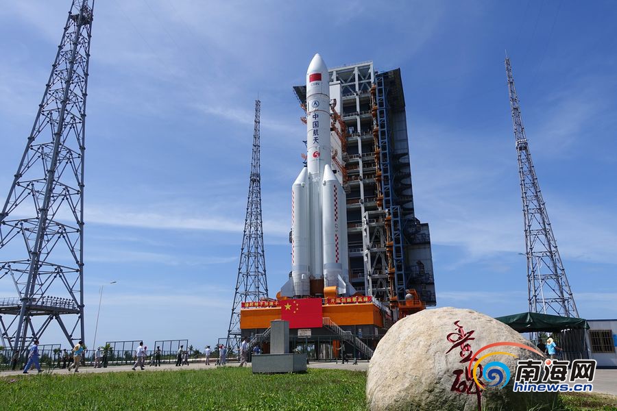 第二发长征五号大火箭完成垂直转运 将于7月初发射