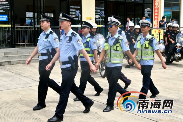 海南警方“双节”投入警力10.8万余人次 确保社会治安持续稳定