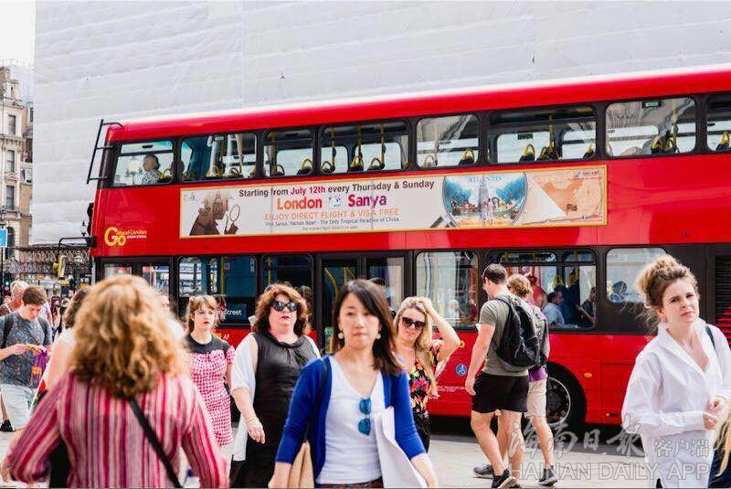 伦敦125辆公交巴士车身广告喷涂“三亚=伦敦”直航信息